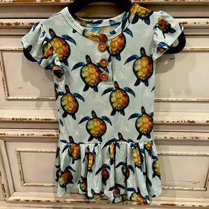 Posh peanut Cruz twirl